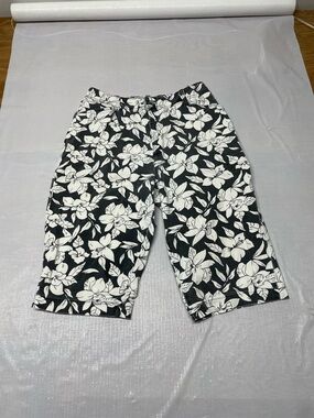 Faded Glory Black & White Floral Cargo Shorts